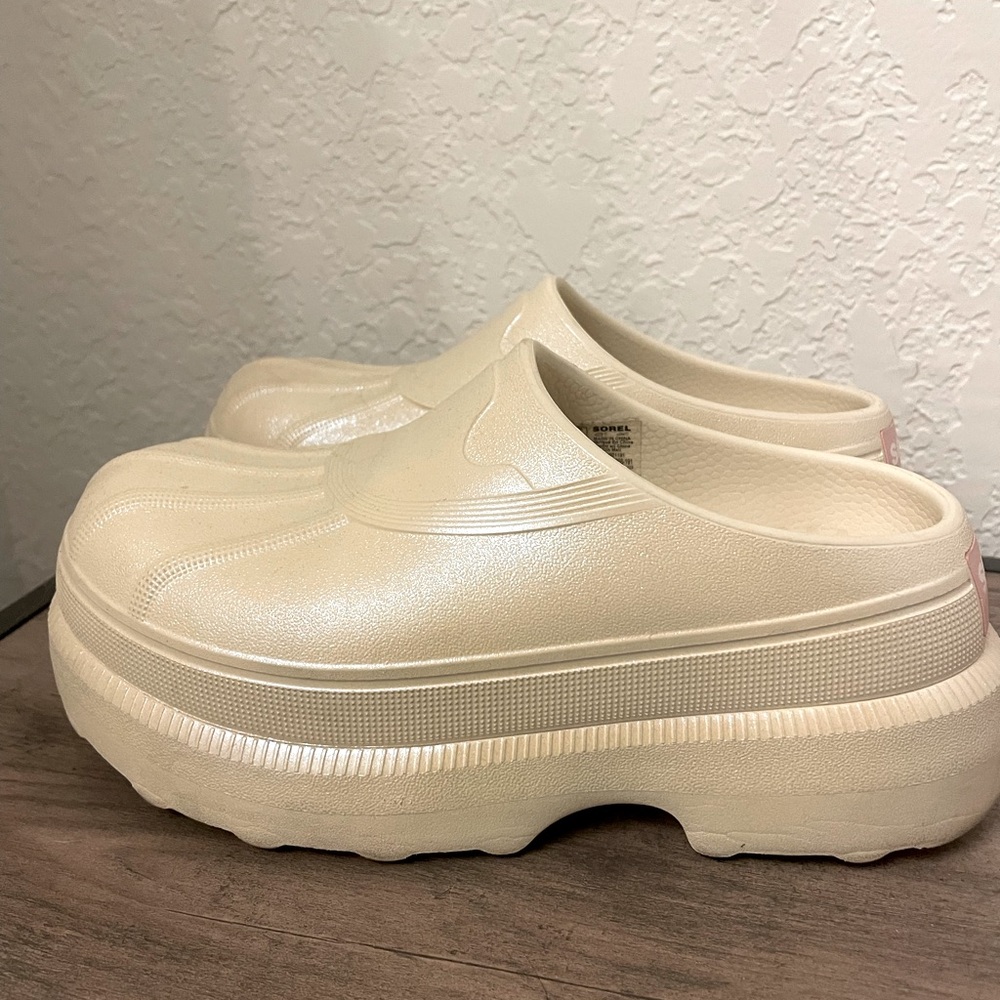 Sorel caribou clogs
